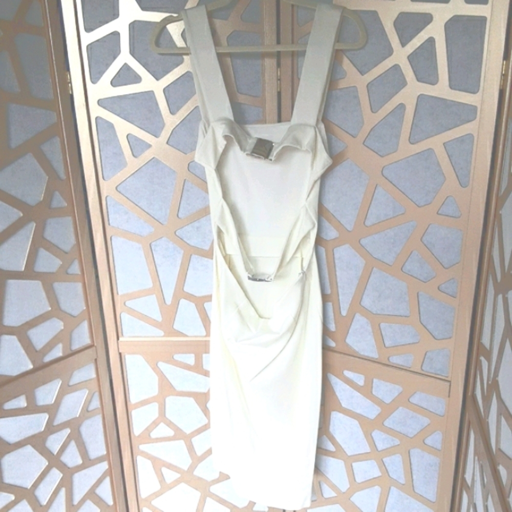 NWT LAVISH ALICE Ivory Buckle Cut Out Dress